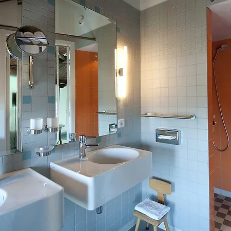 Augustus Hotel 4*