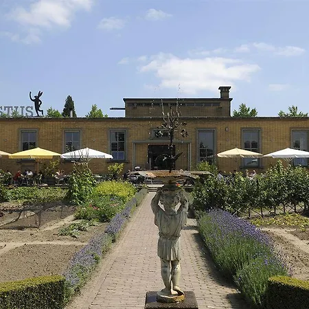 Hotel Augustus 4*