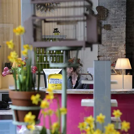 Hotel Augustus