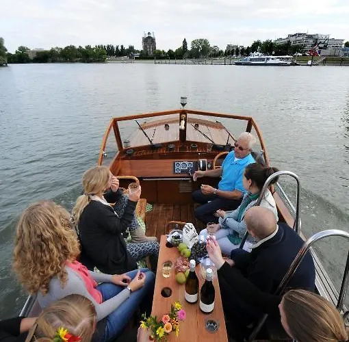 アウグストゥス ホテル 4*