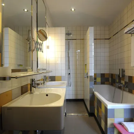 아우구스투스 호텔 4*