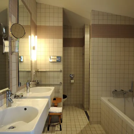 아우구스투스 4* 도르드레흐트